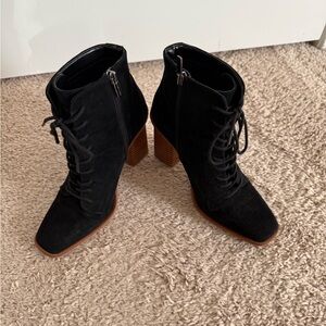 Vince Camuto suede Black Lace-Up Ankle Boots, women’s size 7